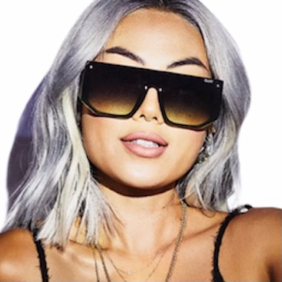 QUAY Fully Booked Sunglasses Black Smoke Green - Picture 2 of 10